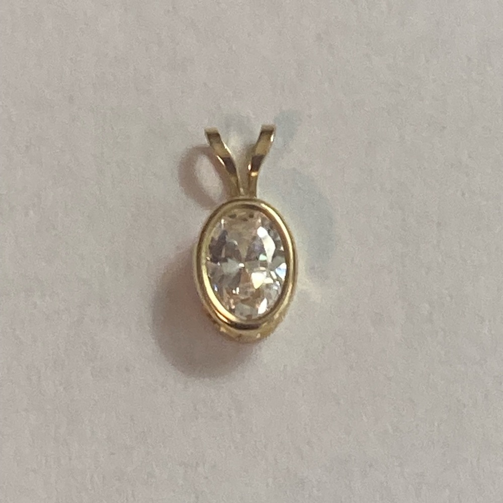 Gold Oval Cubic Zirconia Pendant Necklace - Gold / Clear